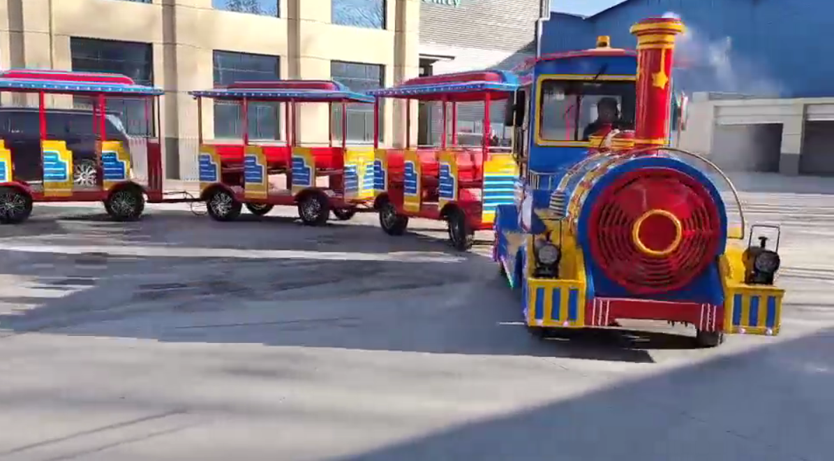 Un tren sin vías para las infancias en Funes: la Muni lo compró y ahora proyecta cúal será su recorrido